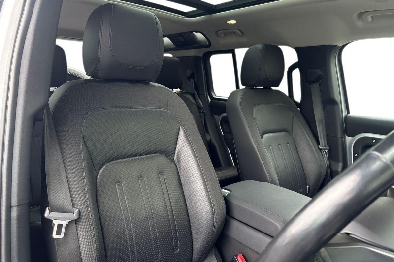 2020 (70) LAND ROVER DEFENDER 2.0 D240 First Edition 110 5dr Auto 5022770