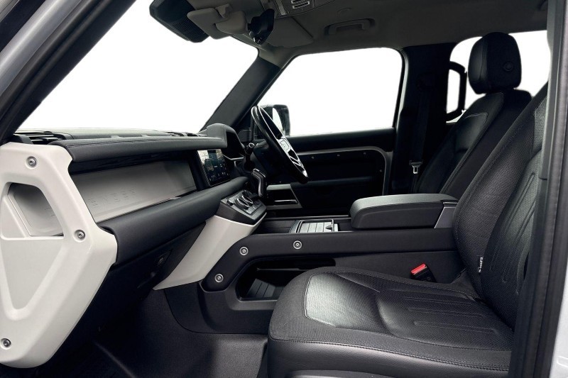 2020 (70) LAND ROVER DEFENDER 2.0 D240 First Edition 110 5dr Auto 5022746