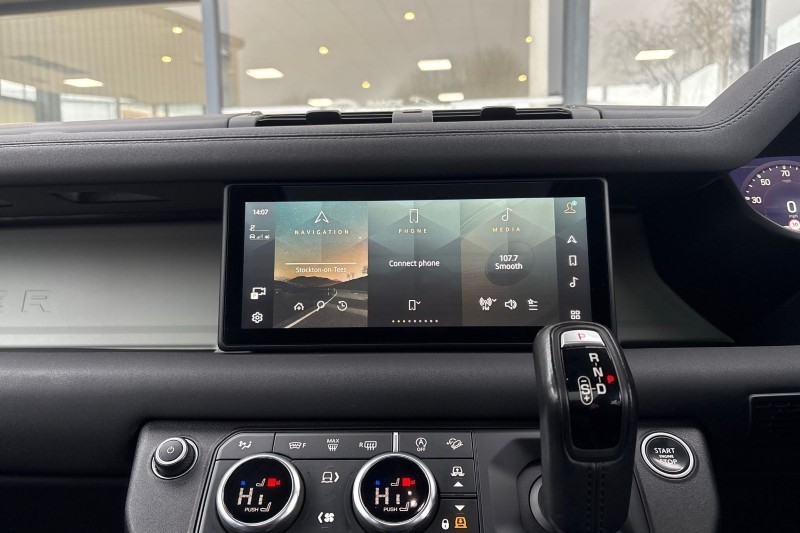 2020 (70) LAND ROVER DEFENDER 2.0 D240 First Edition 110 5dr Auto 5022757