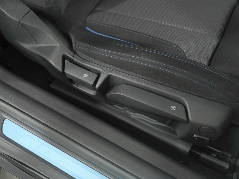  BMW 2 SERIES 220i M Sport 2dr Step Auto 5700373