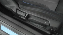 BMW 2 SERIES 220i M Sport 2dr Step Auto 5700373