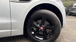 2022 (22) JAGUAR F-PACE 2.0 D200 R-Dynamic S 5dr Auto AWD 5016305