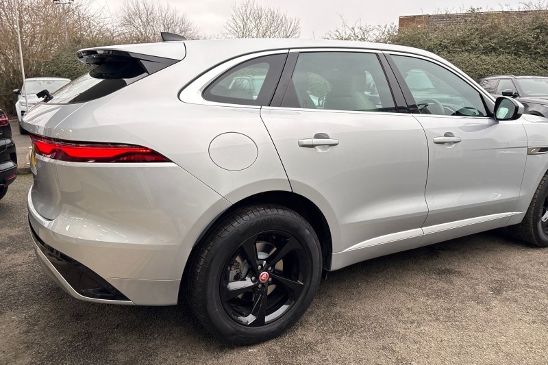2022 (22) JAGUAR F-PACE 2.0 D200 R-Dynamic S 5dr Auto AWD 5016307