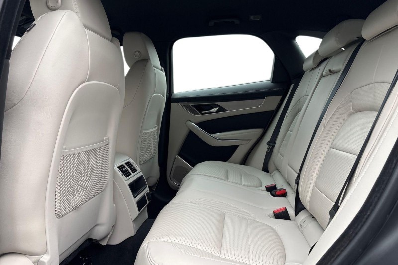 2022 (22) JAGUAR F-PACE 2.0 D200 R-Dynamic S 5dr Auto AWD 5016257