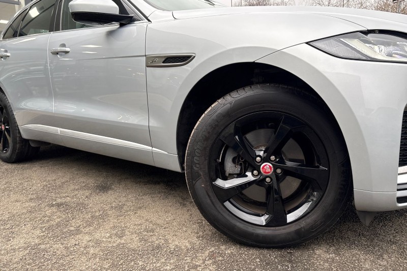 2022 (22) JAGUAR F-PACE 2.0 D200 R-Dynamic S 5dr Auto AWD 5016300