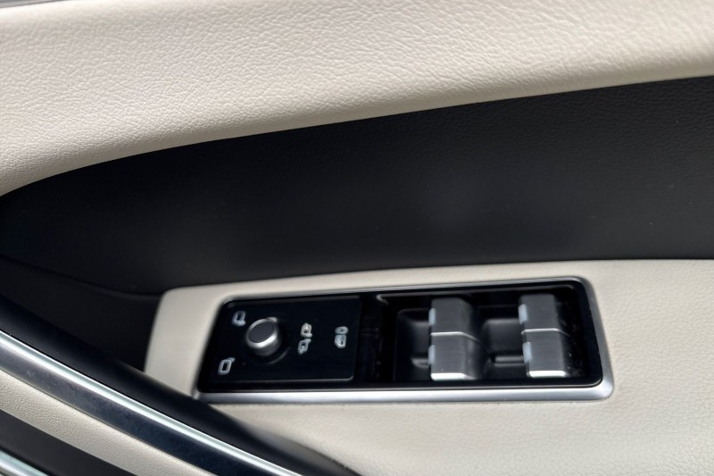 2022 (22) JAGUAR F-PACE 2.0 D200 R-Dynamic S 5dr Auto AWD 5016276