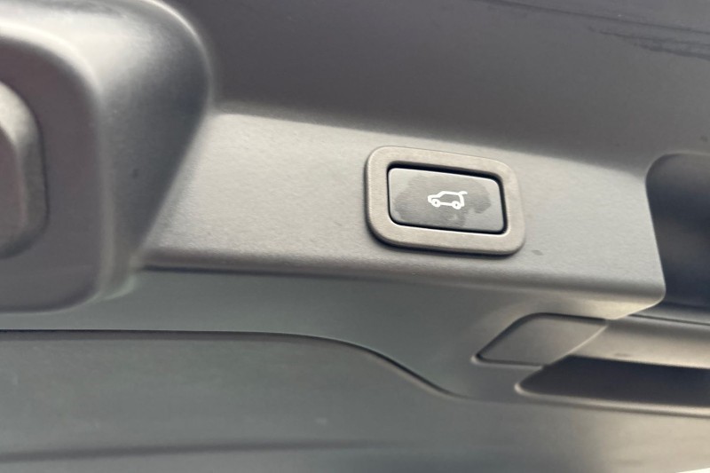 2022 (22) JAGUAR F-PACE 2.0 D200 R-Dynamic S 5dr Auto AWD 5016296