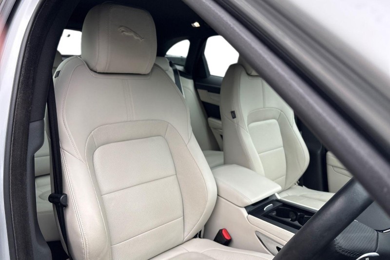 2022 (22) JAGUAR F-PACE 2.0 D200 R-Dynamic S 5dr Auto AWD 5016279