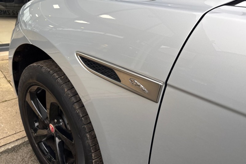 2022 (22) JAGUAR F-PACE 2.0 D200 R-Dynamic S 5dr Auto AWD 5016273