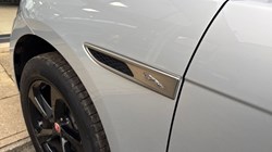 2022 (22) JAGUAR F-PACE 2.0 D200 R-Dynamic S 5dr Auto AWD 5016273