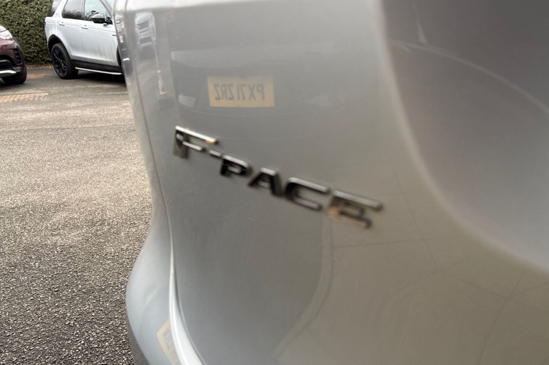 2022 (22) JAGUAR F-PACE 2.0 D200 R-Dynamic S 5dr Auto AWD 5016302