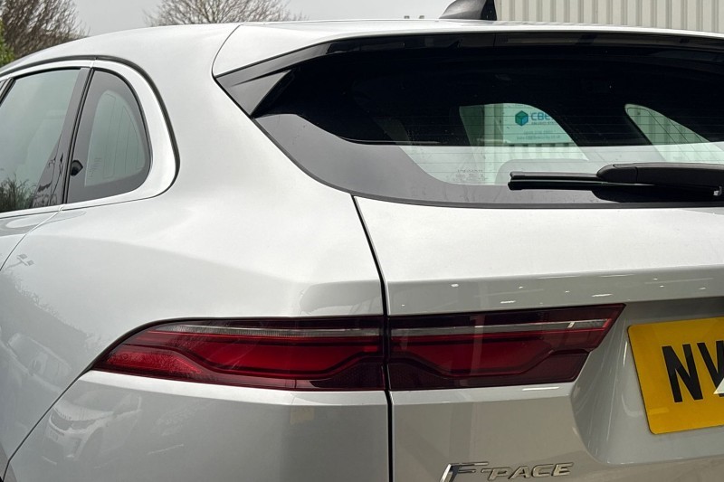 2022 (22) JAGUAR F-PACE 2.0 D200 R-Dynamic S 5dr Auto AWD 5016272