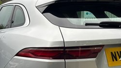 2022 (22) JAGUAR F-PACE 2.0 D200 R-Dynamic S 5dr Auto AWD 5016272