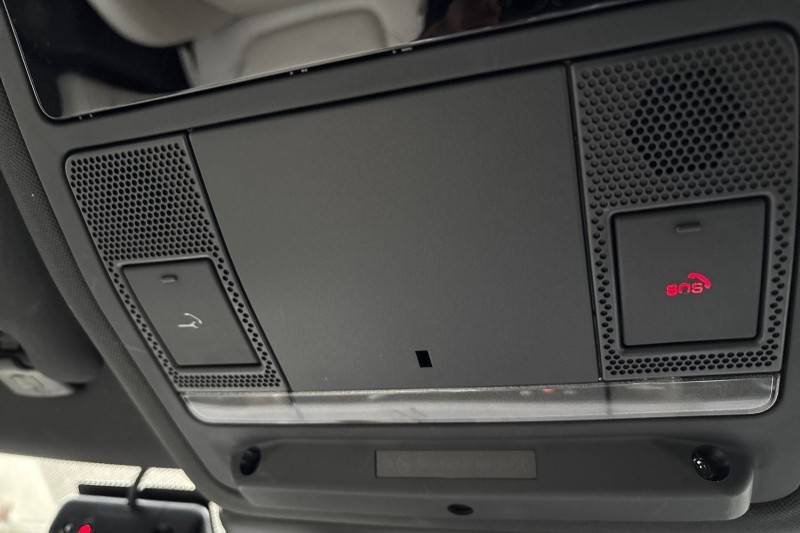 2022 (22) JAGUAR F-PACE 2.0 D200 R-Dynamic S 5dr Auto AWD 5016274