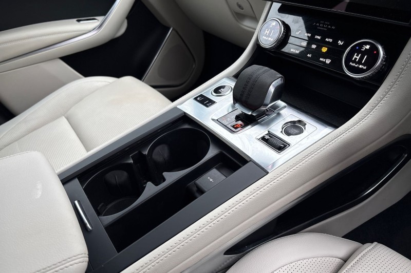 2022 (22) JAGUAR F-PACE 2.0 D200 R-Dynamic S 5dr Auto AWD 5016266
