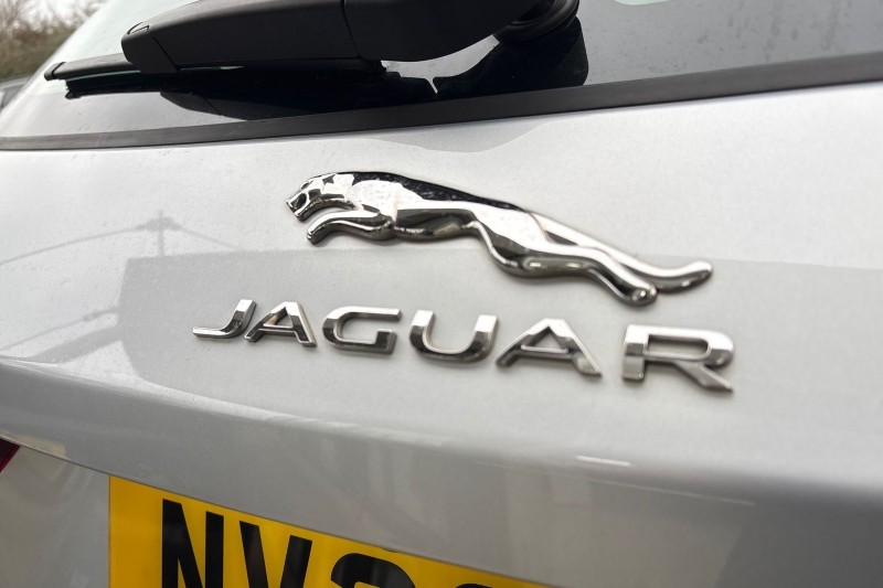 2022 (22) JAGUAR F-PACE 2.0 D200 R-Dynamic S 5dr Auto AWD 5016301
