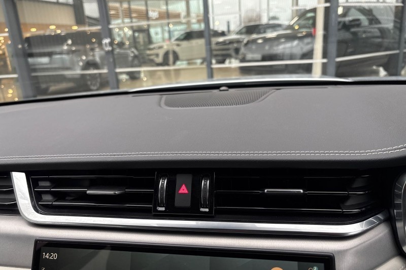 2022 (22) JAGUAR F-PACE 2.0 D200 R-Dynamic S 5dr Auto AWD 5016290