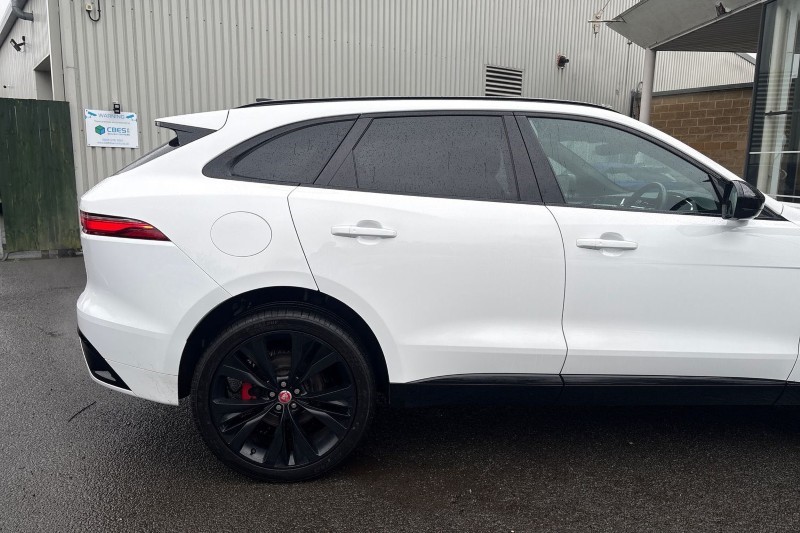 2023 (23) JAGUAR F-PACE 2.0 D200 R-Dynamic Black 5dr Auto AWD 5037615