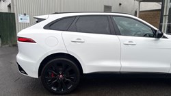 2023 (23) JAGUAR F-PACE 2.0 D200 R-Dynamic Black 5dr Auto AWD 5037615
