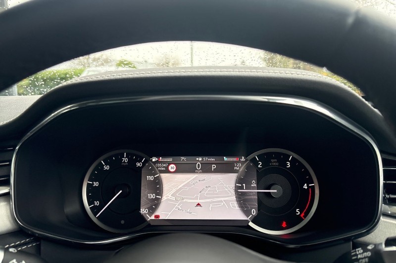 2023 (23) JAGUAR F-PACE 2.0 D200 R-Dynamic Black 5dr Auto AWD 5037577