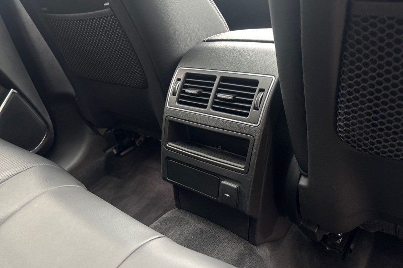 2023 (23) JAGUAR F-PACE 2.0 D200 R-Dynamic Black 5dr Auto AWD 5037579