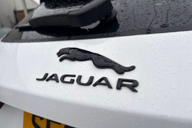 2023 (23) JAGUAR F-PACE 2.0 D200 R-Dynamic Black 5dr Auto AWD 5037609