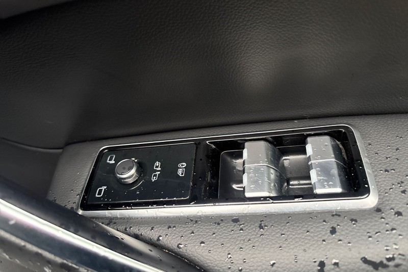 2023 (23) JAGUAR F-PACE 2.0 D200 R-Dynamic Black 5dr Auto AWD 5037584