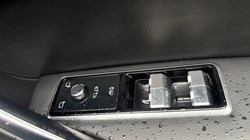 2023 (23) JAGUAR F-PACE 2.0 D200 R-Dynamic Black 5dr Auto AWD 5037584