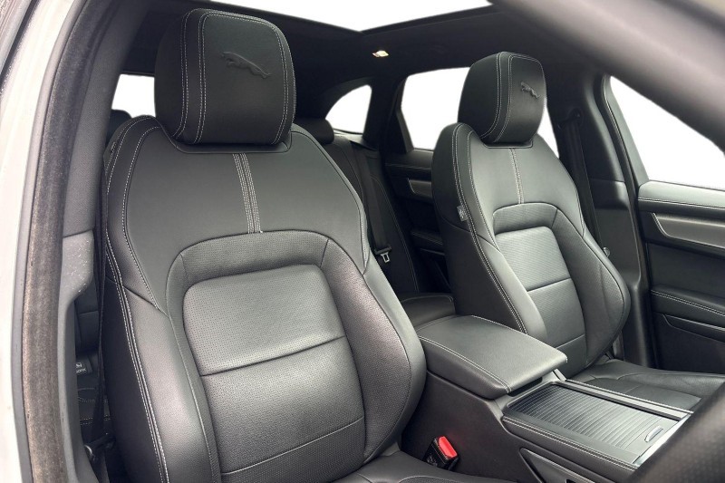 2023 (23) JAGUAR F-PACE 2.0 D200 R-Dynamic Black 5dr Auto AWD 5037587