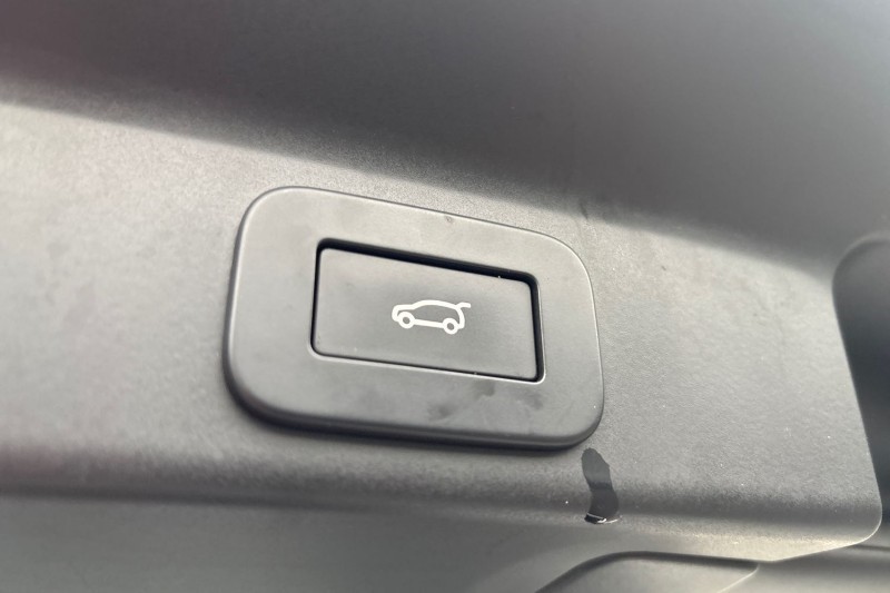 2023 (23) JAGUAR F-PACE 2.0 D200 R-Dynamic Black 5dr Auto AWD 5037604