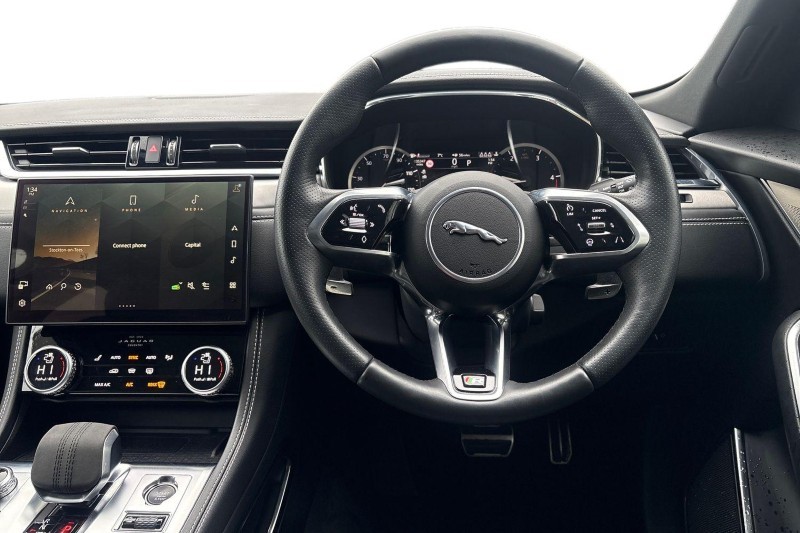 2023 (23) JAGUAR F-PACE 2.0 D200 R-Dynamic Black 5dr Auto AWD 5037576