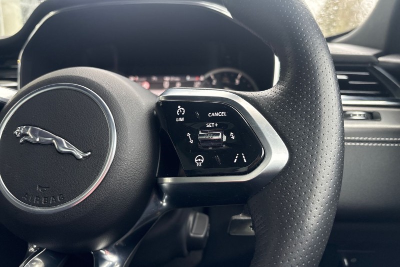 2023 (23) JAGUAR F-PACE 2.0 D200 R-Dynamic Black 5dr Auto AWD 5037590