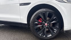 2023 (23) JAGUAR F-PACE 2.0 D200 R-Dynamic Black 5dr Auto AWD 5037608