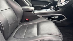 2023 (23) JAGUAR F-PACE 2.0 D200 R-Dynamic Black 5dr Auto AWD 5037586