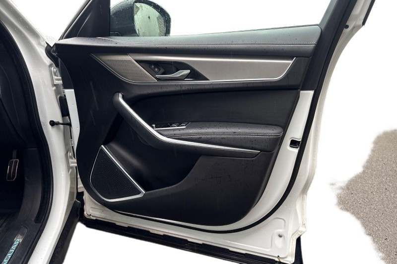 2023 (23) JAGUAR F-PACE 2.0 D200 R-Dynamic Black 5dr Auto AWD 5037583