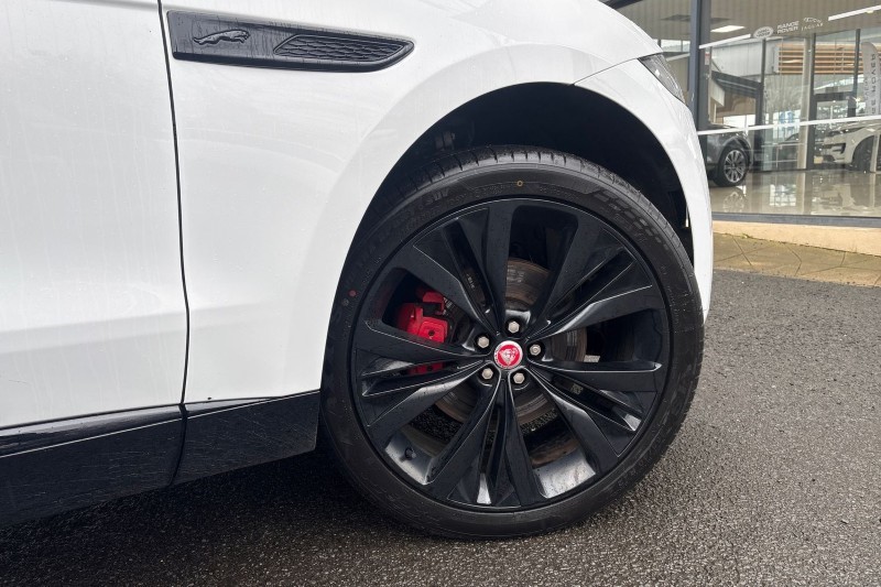 2023 (23) JAGUAR F-PACE 2.0 D200 R-Dynamic Black 5dr Auto AWD 5037613