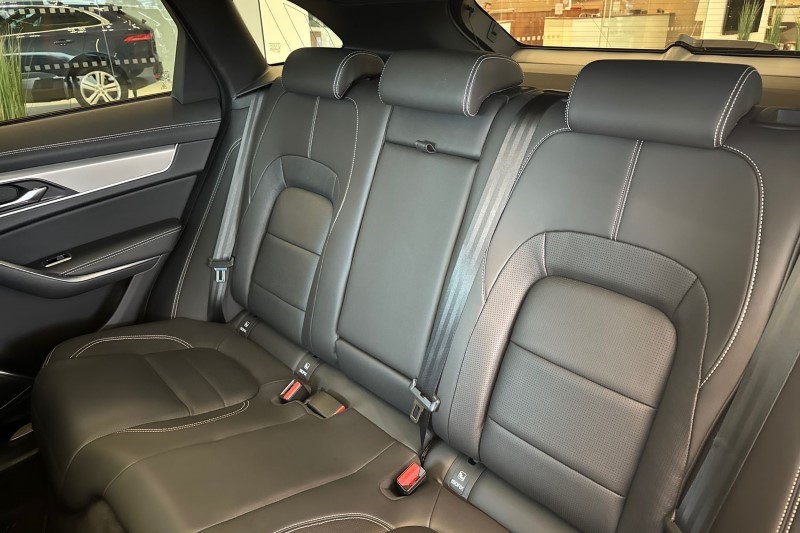 2024 (24) JAGUAR F-PACE 2.0 D200 R-Dynamic SE Black 5dr Auto AWD 3431060