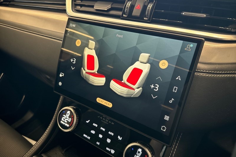 2024 (24) JAGUAR F-PACE 2.0 D200 R-Dynamic SE Black 5dr Auto AWD 3431056