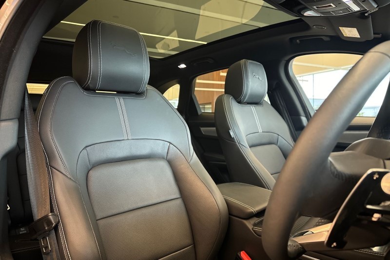 2024 (24) JAGUAR F-PACE 2.0 D200 R-Dynamic SE Black 5dr Auto AWD 3431045