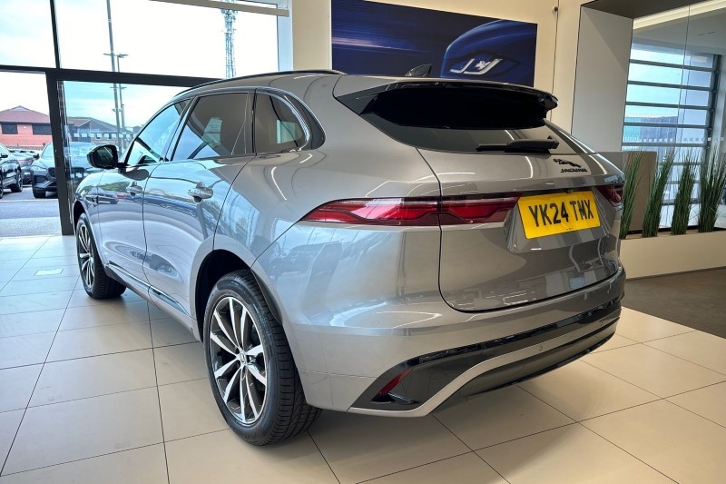 2024 (24) JAGUAR F-PACE 2.0 D200 R-Dynamic SE Black 5dr Auto AWD 3431071