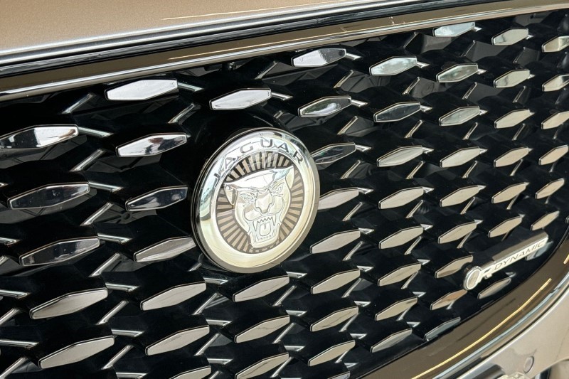 2024 (24) JAGUAR F-PACE 2.0 D200 R-Dynamic SE Black 5dr Auto AWD 3431068