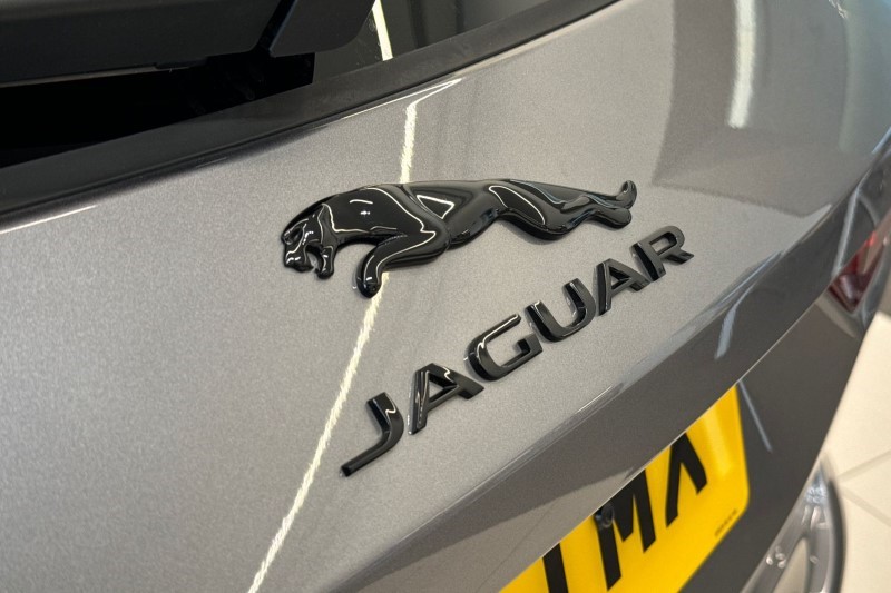 2024 (24) JAGUAR F-PACE 2.0 D200 R-Dynamic SE Black 5dr Auto AWD 3431072