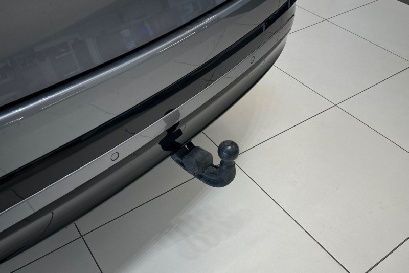 2024 (24) JAGUAR F-PACE 2.0 D200 R-Dynamic SE Black 5dr Auto AWD 3431039