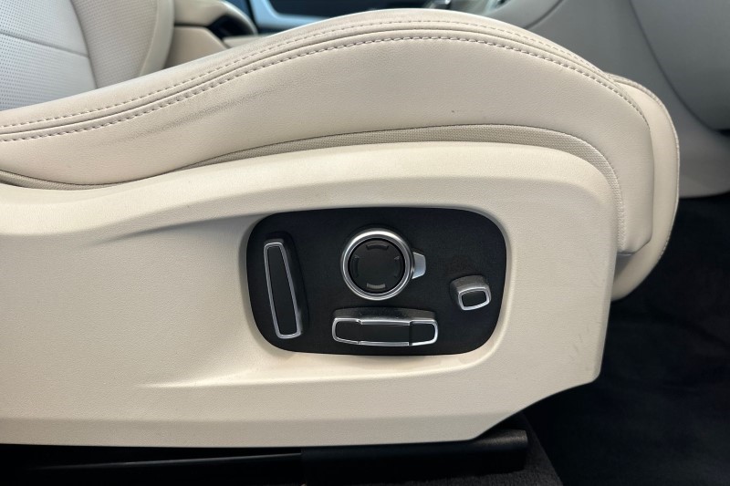 2024 (24) JAGUAR F-PACE 2.0 D200 R-Dynamic HSE Black 5dr Auto AWD 3488688