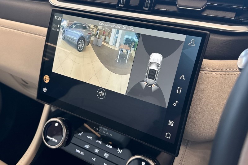 2024 (24) JAGUAR F-PACE 2.0 D200 R-Dynamic HSE Black 5dr Auto AWD 3488697