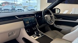 2024 (24) JAGUAR F-PACE 2.0 D200 R-Dynamic HSE Black 5dr Auto AWD 3488707