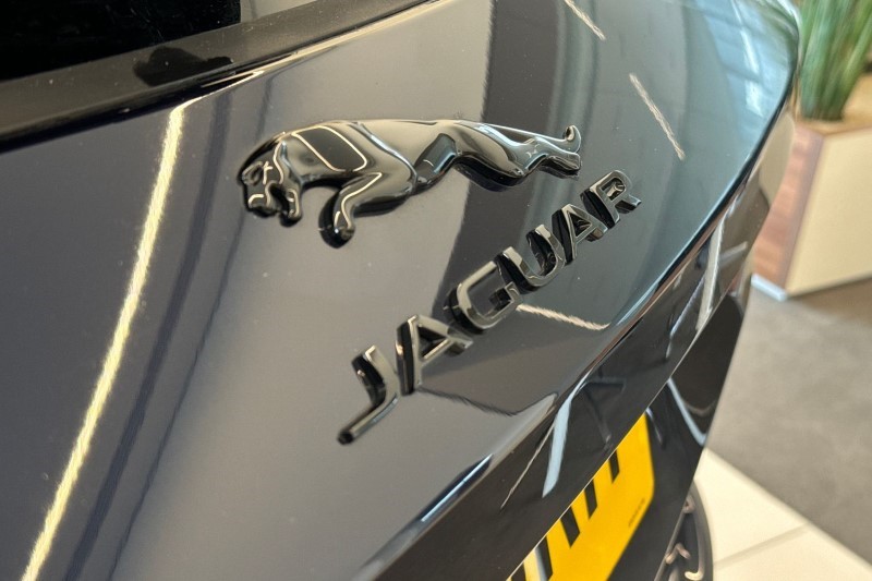 2024 (24) JAGUAR F-PACE 2.0 D200 R-Dynamic HSE Black 5dr Auto AWD 3488717