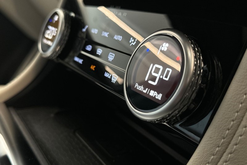 2024 (24) JAGUAR F-PACE 2.0 D200 R-Dynamic HSE Black 5dr Auto AWD 3488699