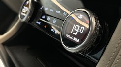 2024 (24) JAGUAR F-PACE 2.0 D200 R-Dynamic HSE Black 5dr Auto AWD 3488699