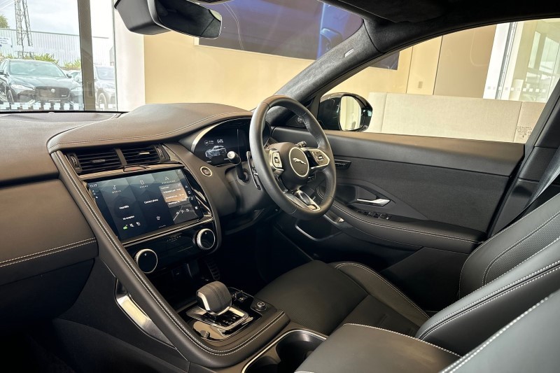 2024 (24) JAGUAR E-PACE 1.5 P300e R-Dynamic HSE Black 5dr Auto 3429907